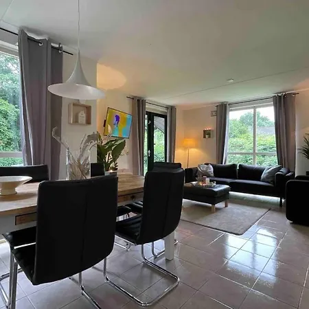 Holiday home The Green Hills / Private Outdoor Jacuzzi Ewijk